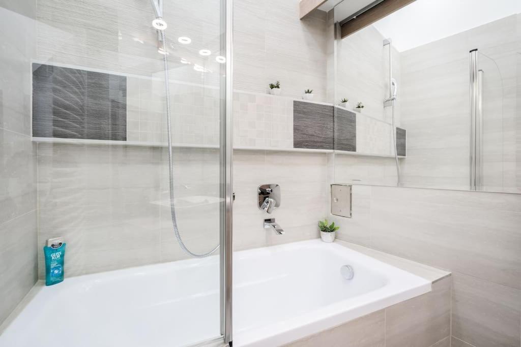 Apartamento Szalag Utca 6 Luxurious Flat Castle District Budapest Exterior foto
